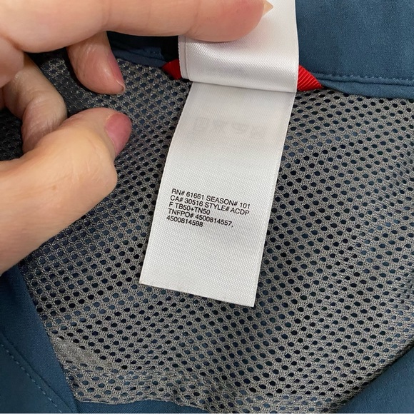 The North Face Women’s Blue Vented Tekware Short Sleeve Shirt, Size Medium - Picture 12 of 13